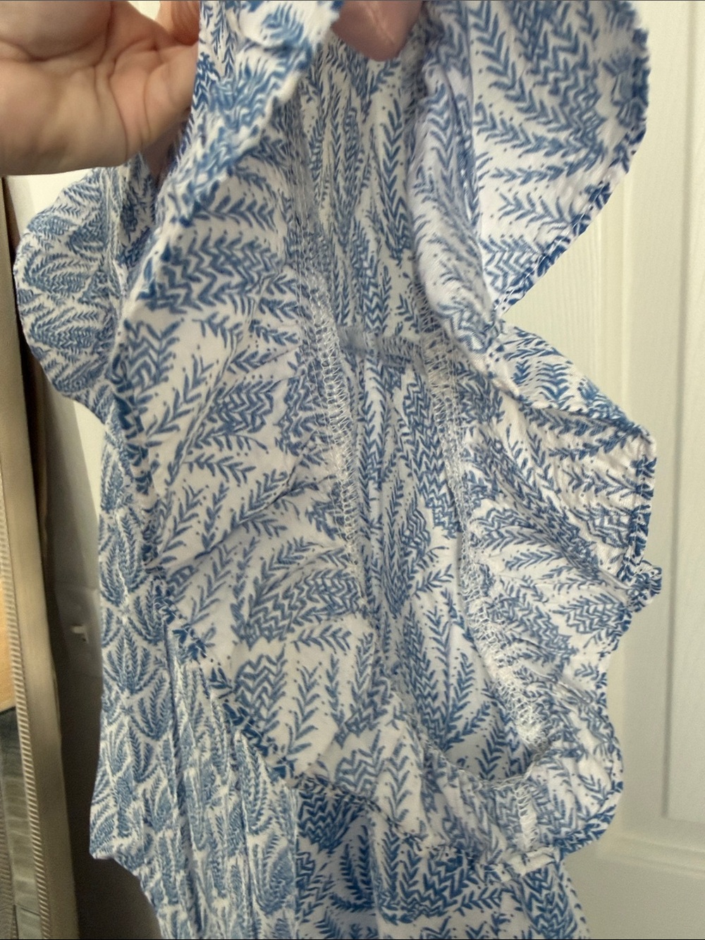 Gilli Blue and Cream Leaf-Print Tie-Neck Blouse - Picture 5 of 6